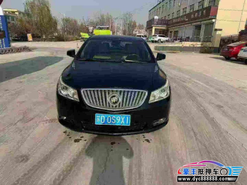 抵押车出售12年别克君越轿车