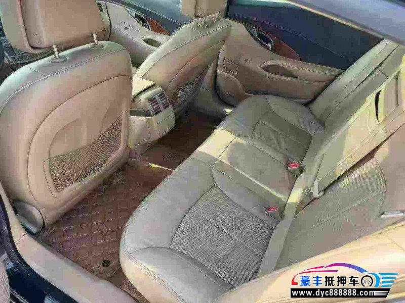 12年别克君越轿车抵押车出售