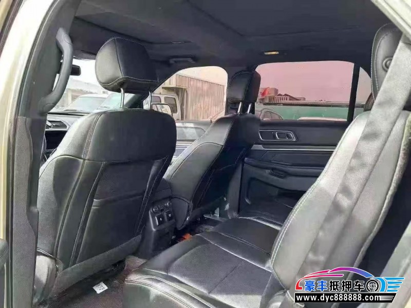 17年福特探险者轿车抵押车出售