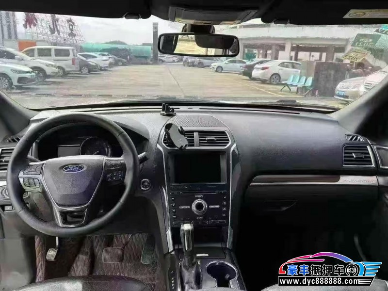 17年福特探险者轿车抵押车出售