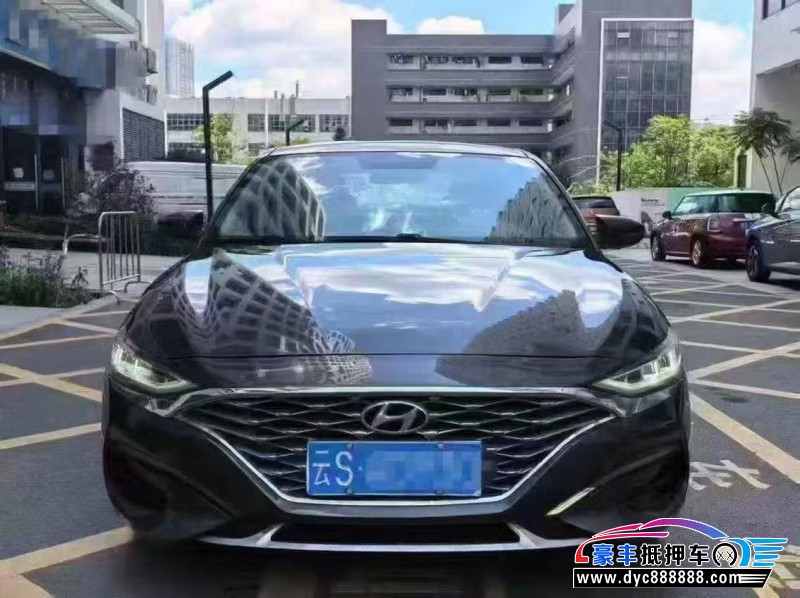 抵押车出售20年现代菲斯塔轿车