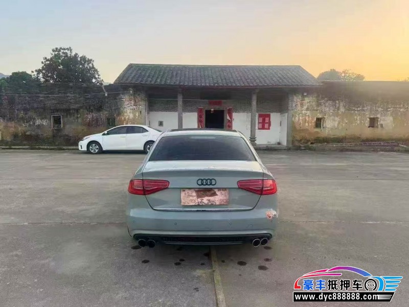 14年奥迪A4L轿车抵押车出售