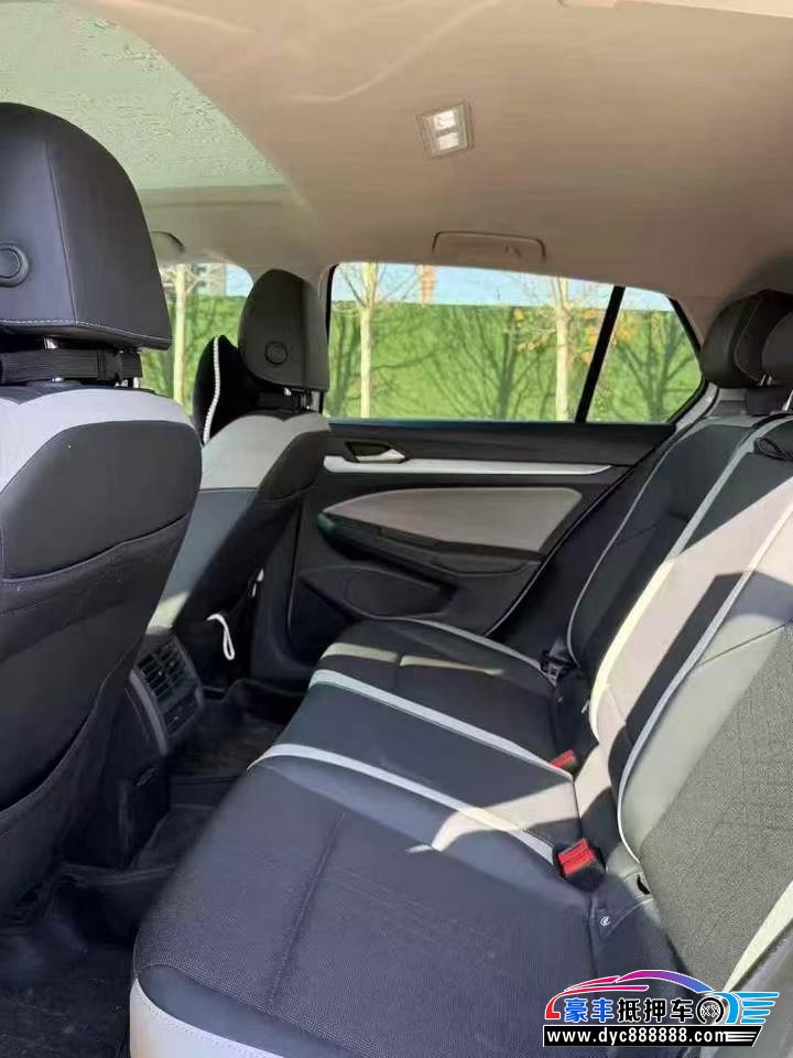 22年大众高尔夫轿车抵押车出售