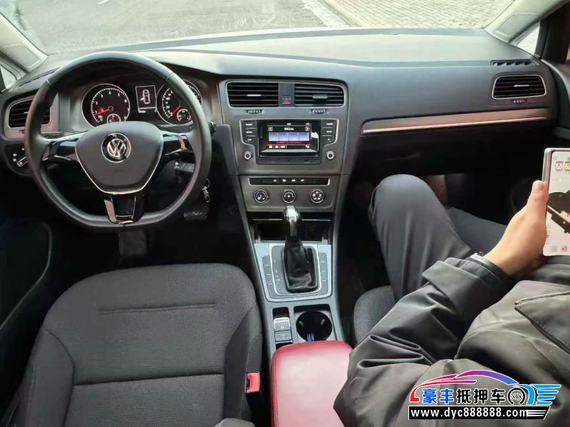 15年大众高尔夫轿车抵押车出售