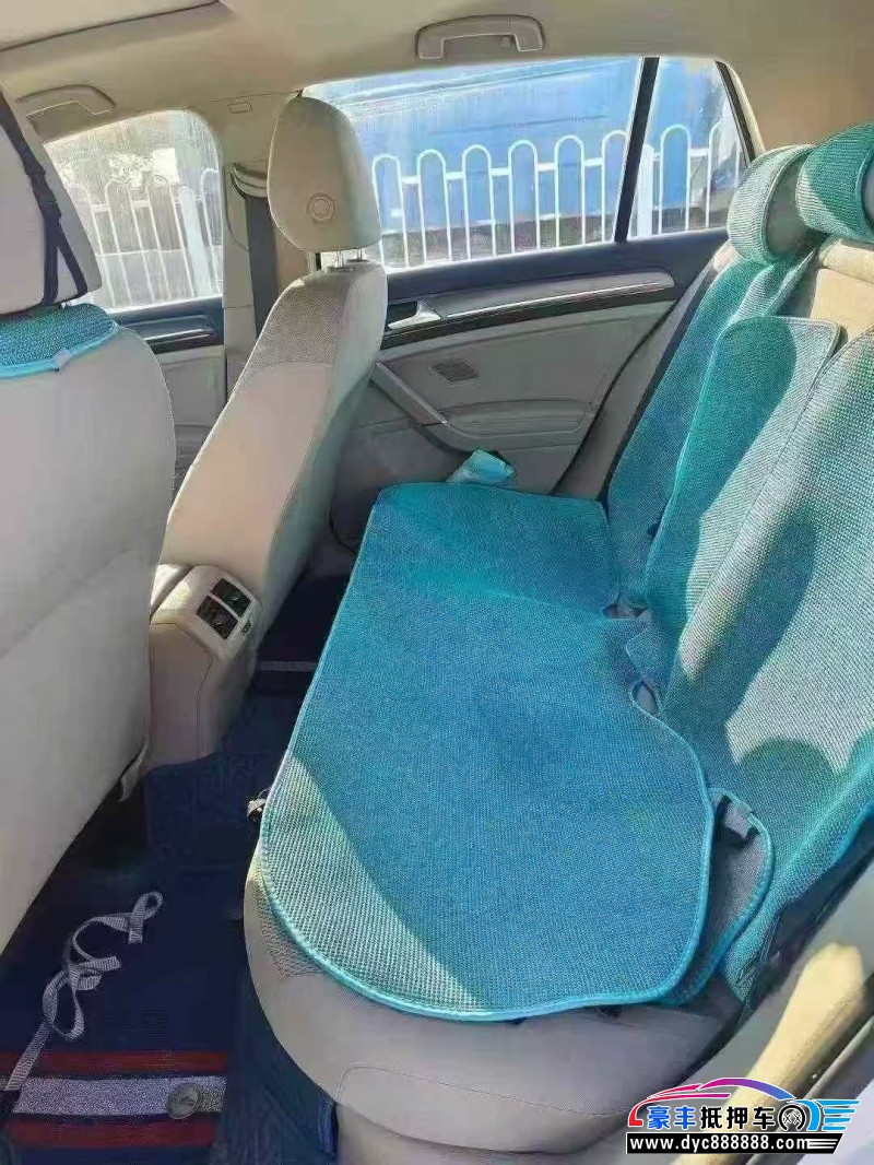 15年大众高尔夫轿车抵押车出售