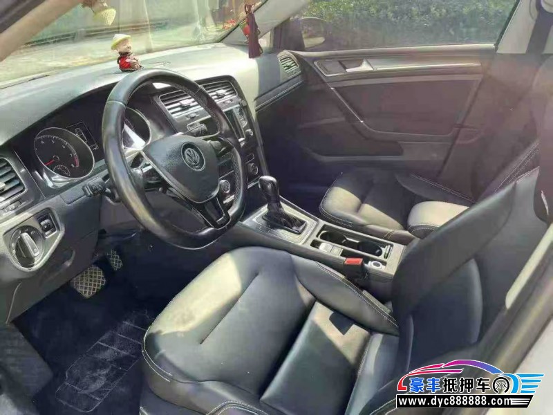 17年大众高尔夫轿车抵押车出售