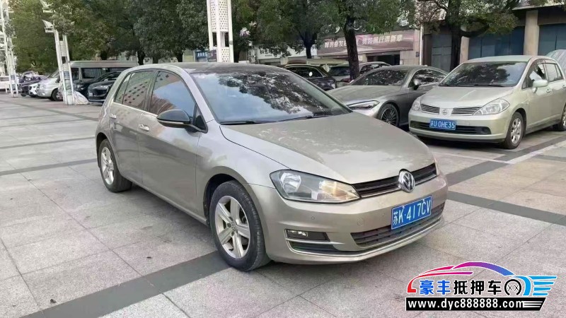 17年大众高尔夫轿车抵押车出售