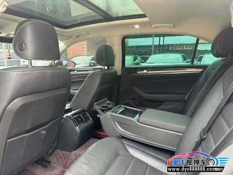 20年大众辉昂轿车抵押车出售