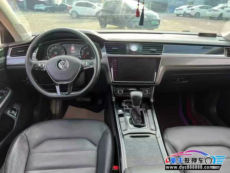 18年大众辉昂轿车抵押车出售