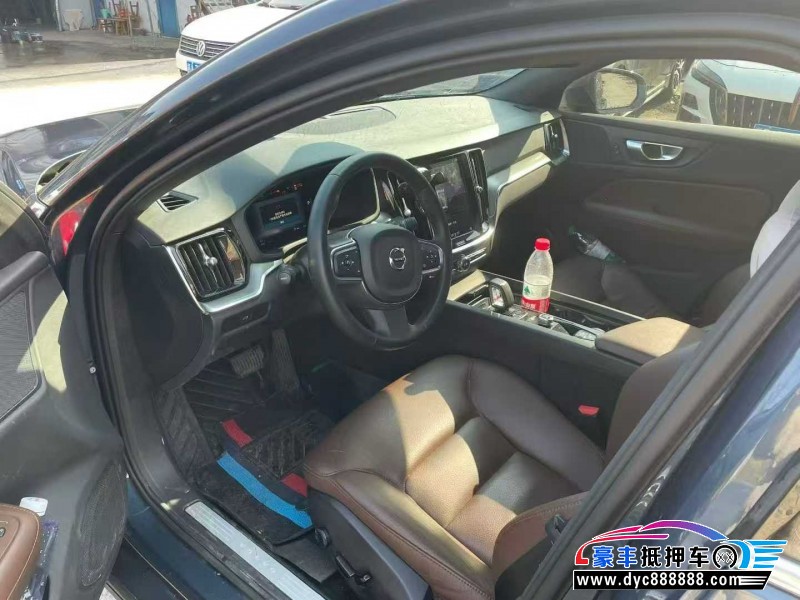 24年沃尔沃S60轿车抵押车出售