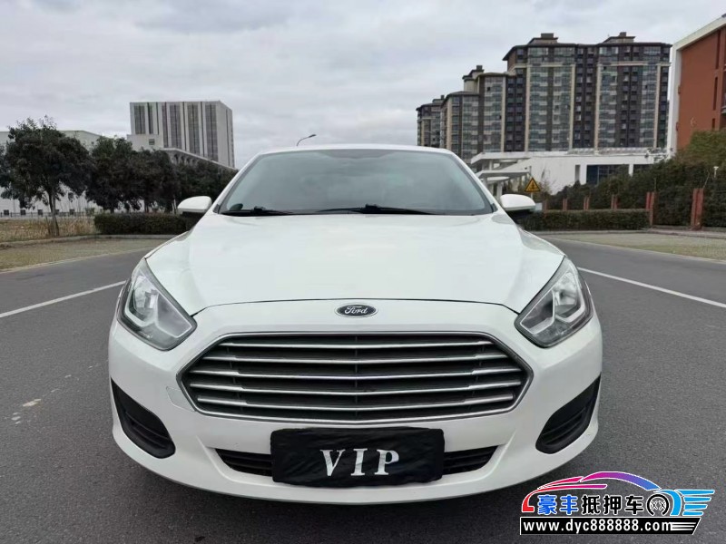 18年福特福睿斯轿车