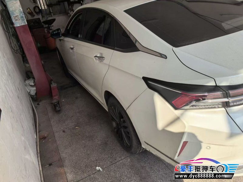 22年东风风神奕炫轿车抵押车出售