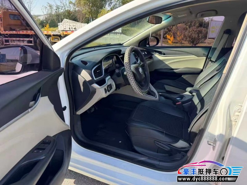 20年别克英朗轿车抵押车出售