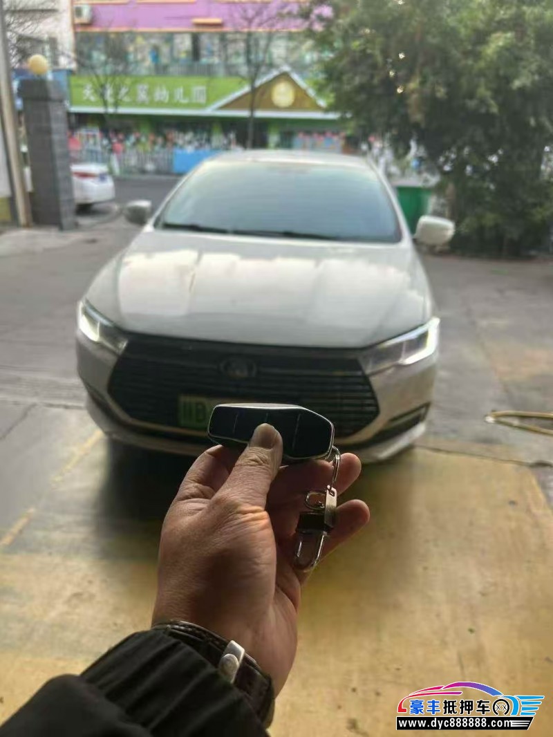 23年比亚迪秦轿车抵押车出售