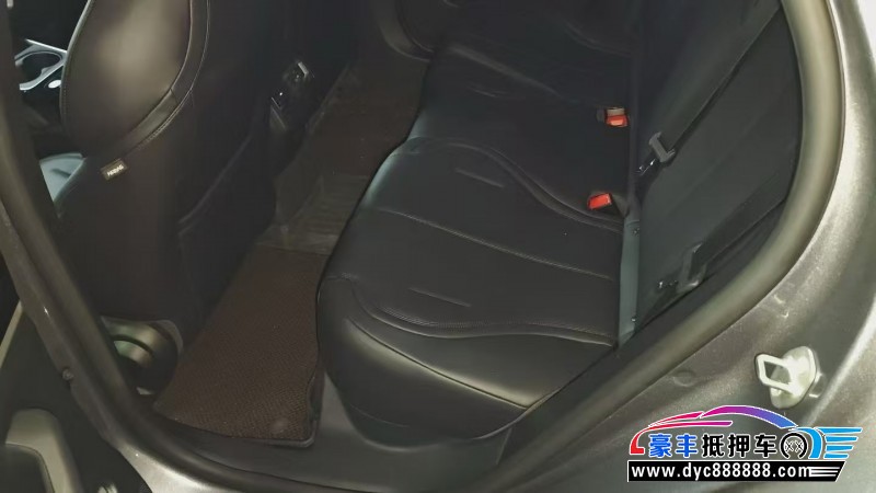 25年比亚迪秦轿车抵押车出售