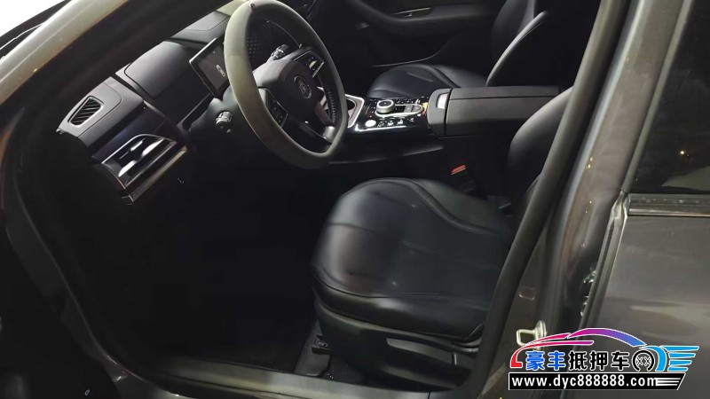 25年比亚迪秦轿车抵押车出售