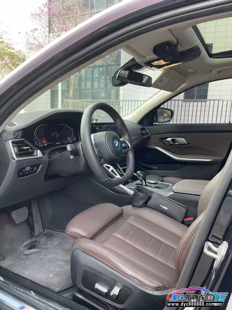 21年宝马3系轿车抵押车出售