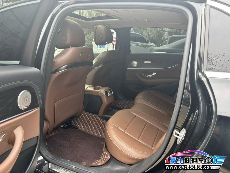 17年奔驰E轿车抵押车出售