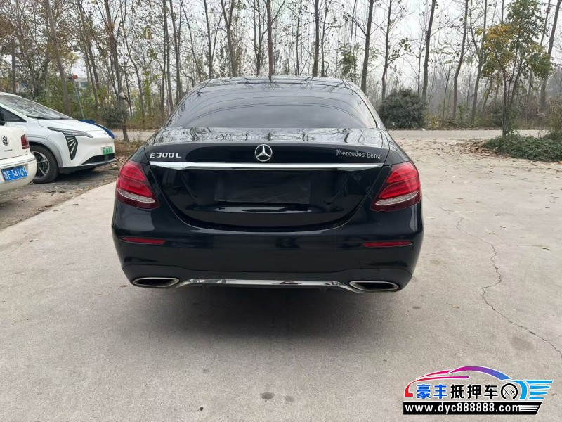 17年奔驰E轿车抵押车出售