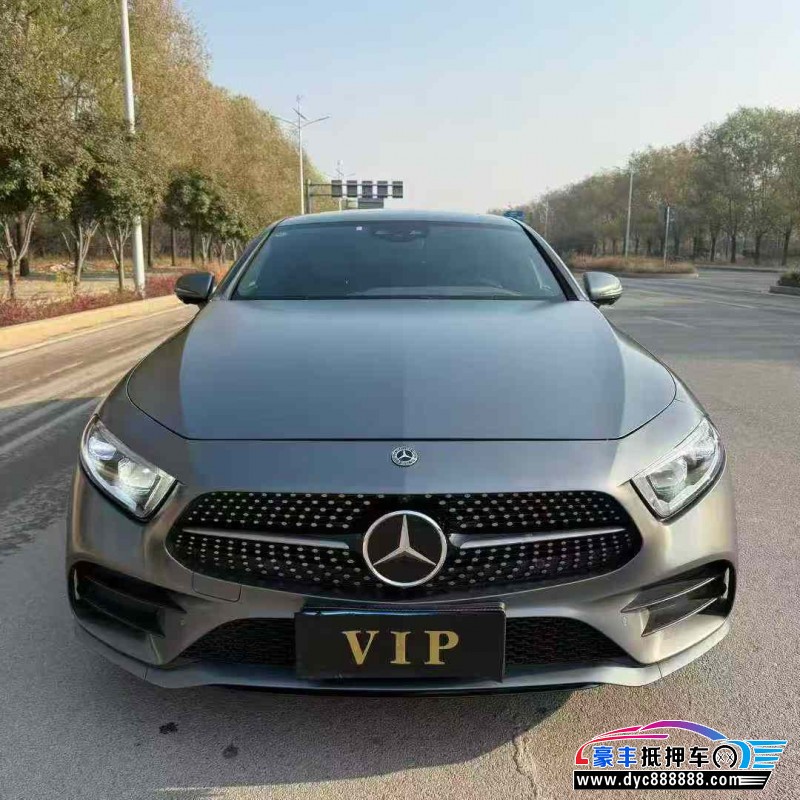 抵押车出售18年奔驰CLS轿车