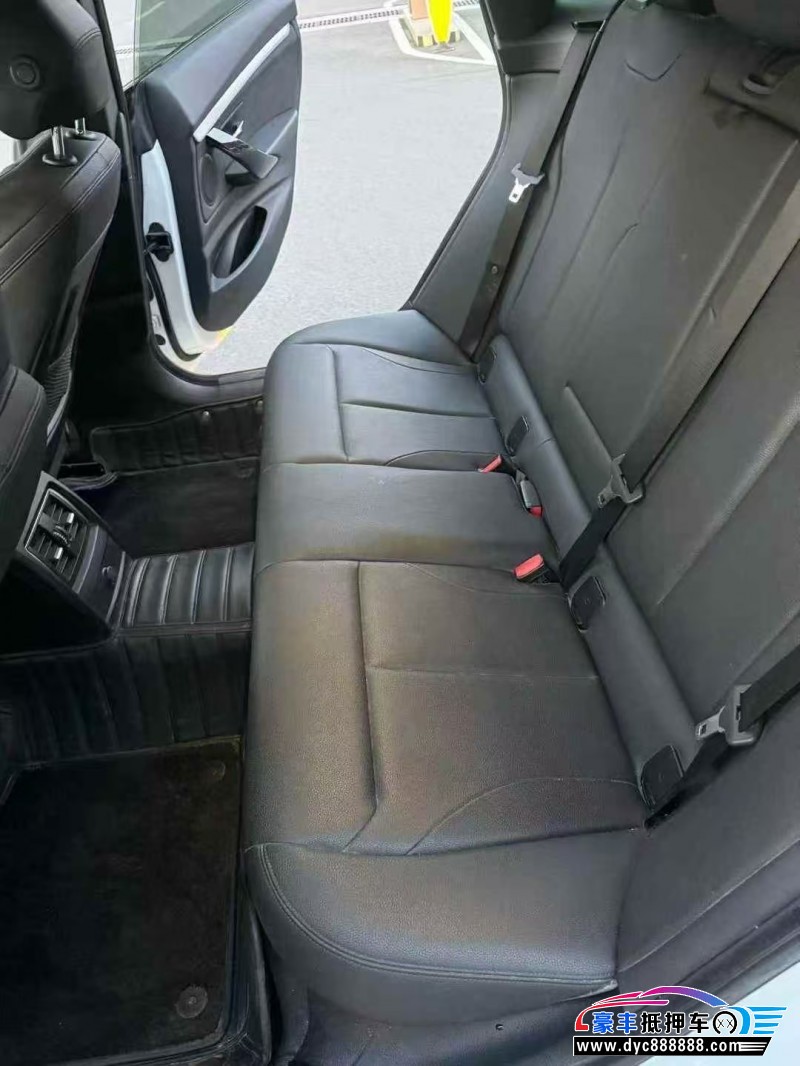 20年宝马3系轿车抵押车出售