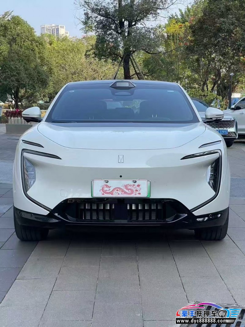 25年阿维塔07轿车