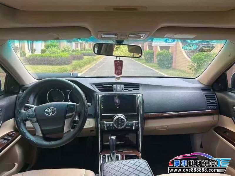 15年丰田锐志轿车抵押车出售