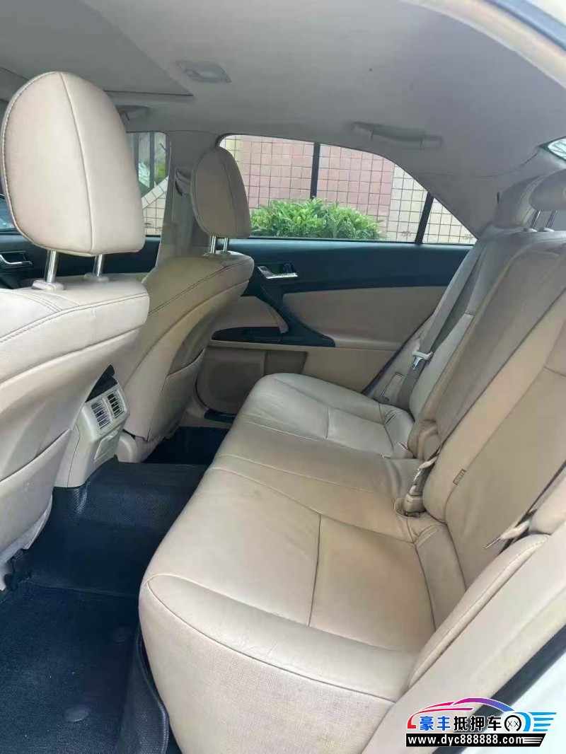 15年丰田锐志轿车抵押车出售