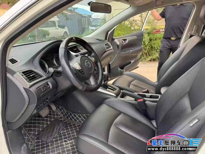 22年日产轩逸轿车抵押车出售