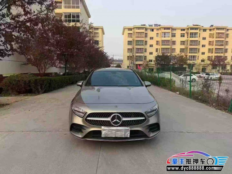 抵押车出售19年奔驰A轿车