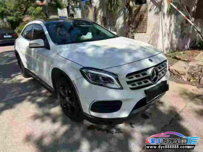 19年奔驰GLA轿车抵押车出售
