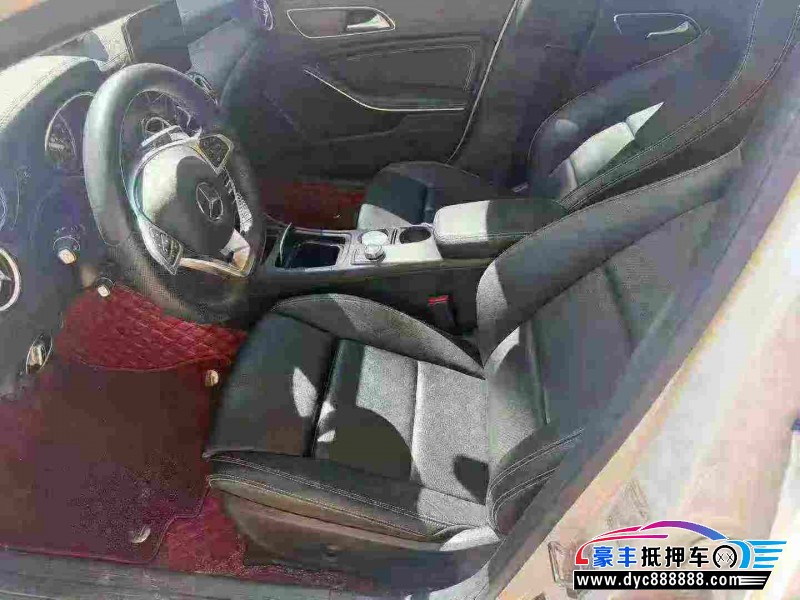 19年奔驰GLA轿车抵押车出售