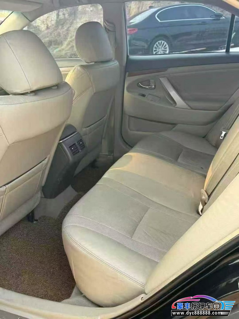 13年丰田凯美瑞轿车抵押车出售