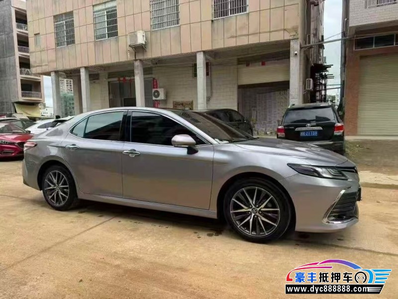22年丰田凯美瑞轿车抵押车出售