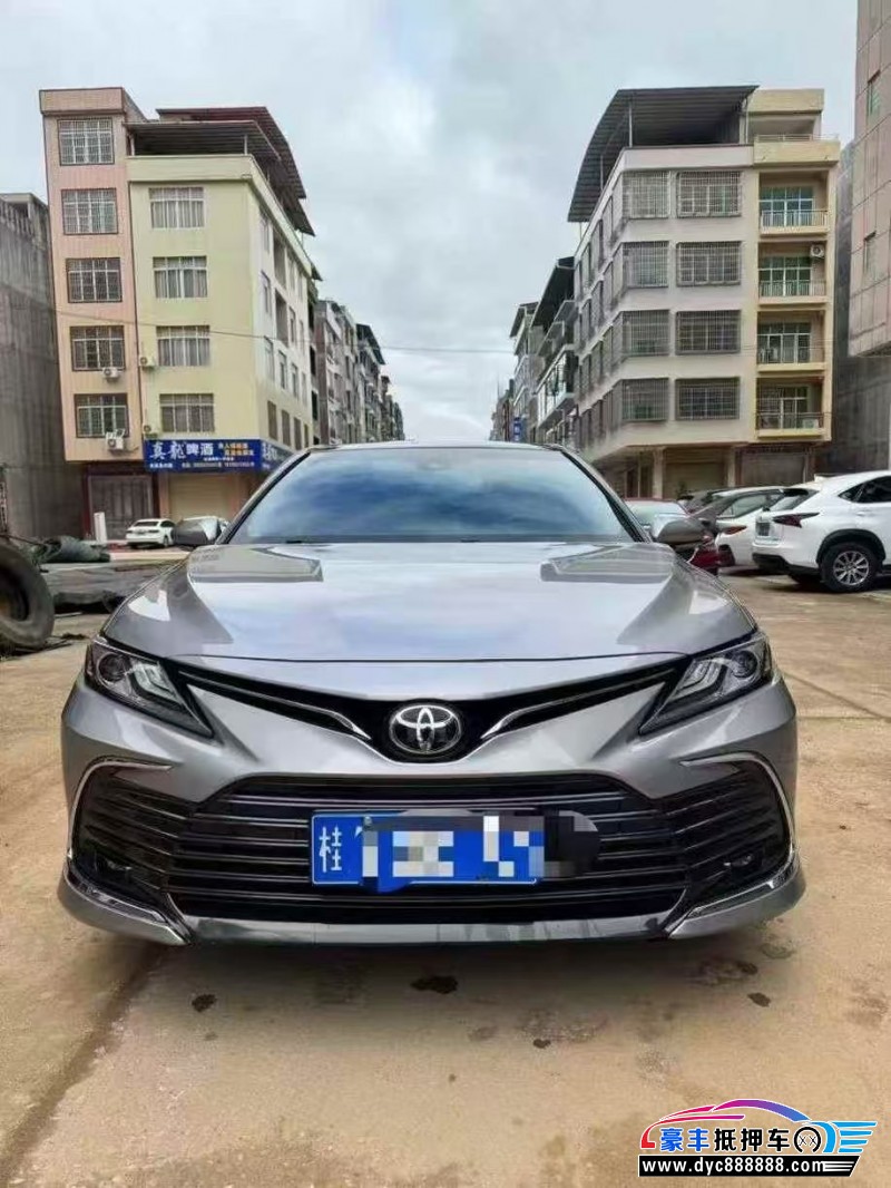 22年丰田凯美瑞轿车抵押车出售
