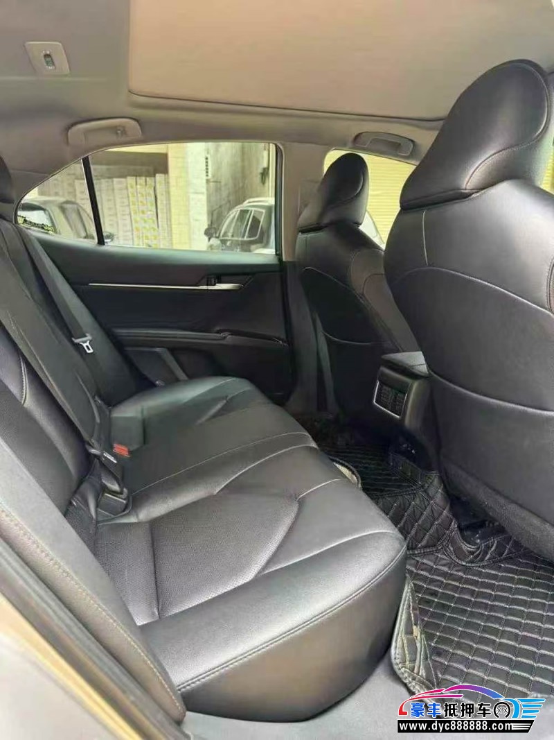 22年丰田凯美瑞轿车抵押车出售