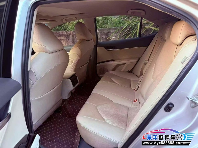 22年丰田凯美瑞轿车抵押车出售