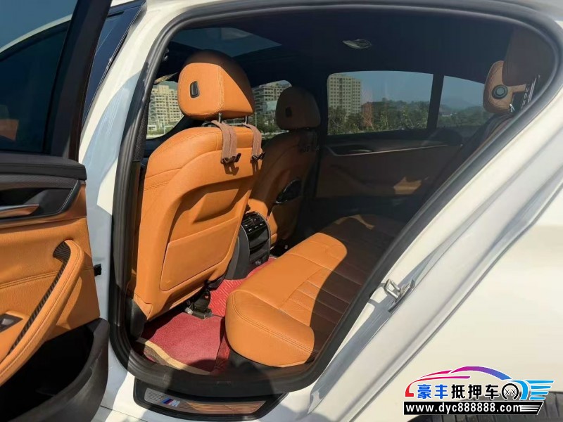 17年宝马5系轿车抵押车出售