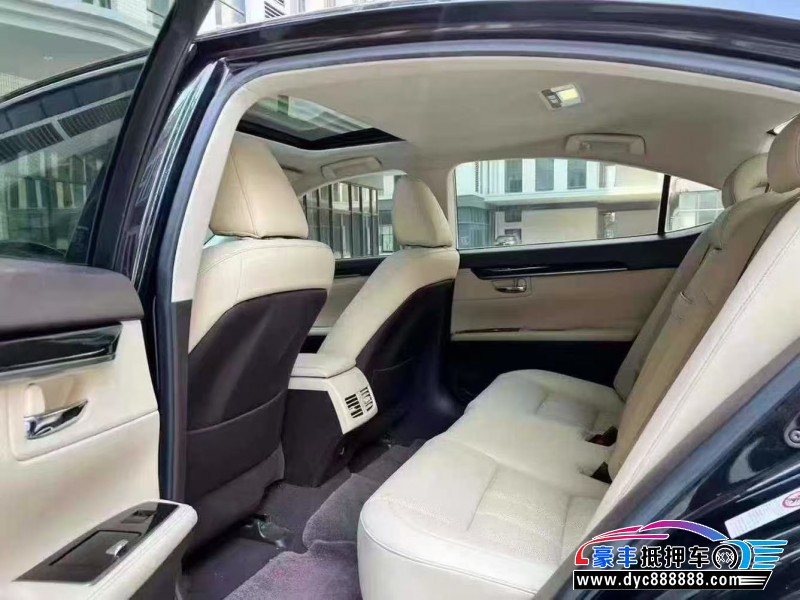 16年雷克萨斯ES轿车抵押车出售