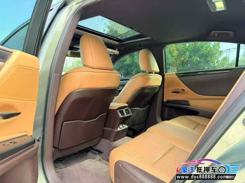 21年雷克萨斯ES轿车抵押车出售