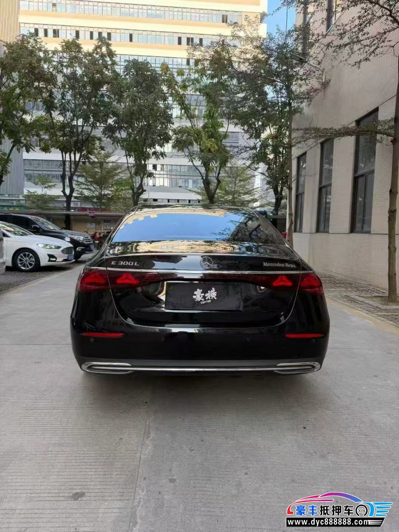 25年奔驰E轿车抵押车出售