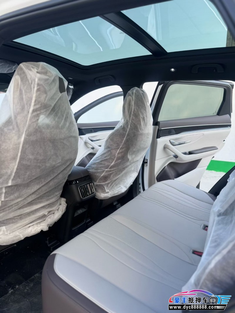 25年比亚迪宋轿车抵押车出售