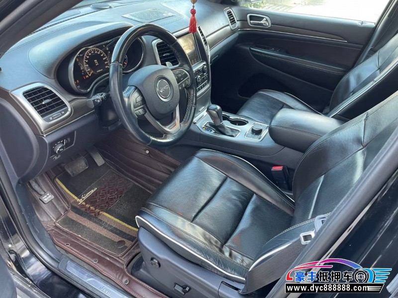 18年Jeep大切诺基轿车抵押车出售