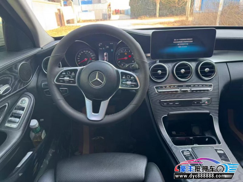 19年奔驰C轿车抵押车出售