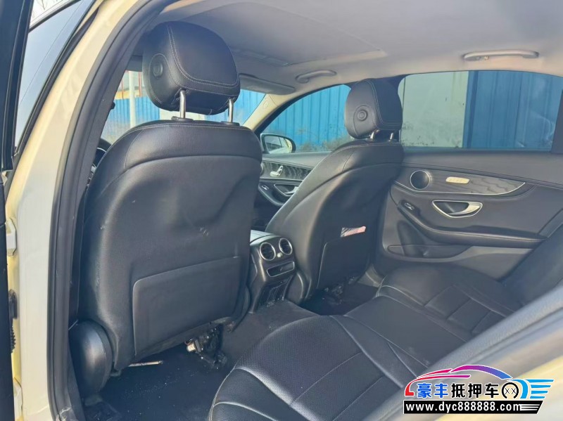 19年奔驰C轿车抵押车出售