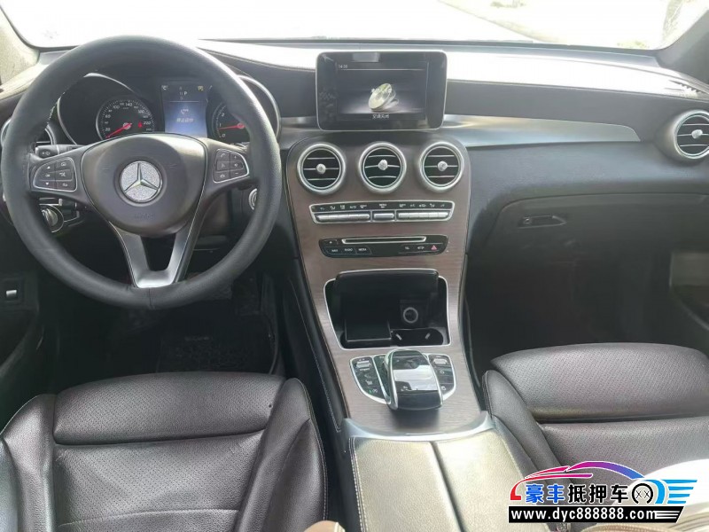 18年奔驰GLC轿车抵押车出售