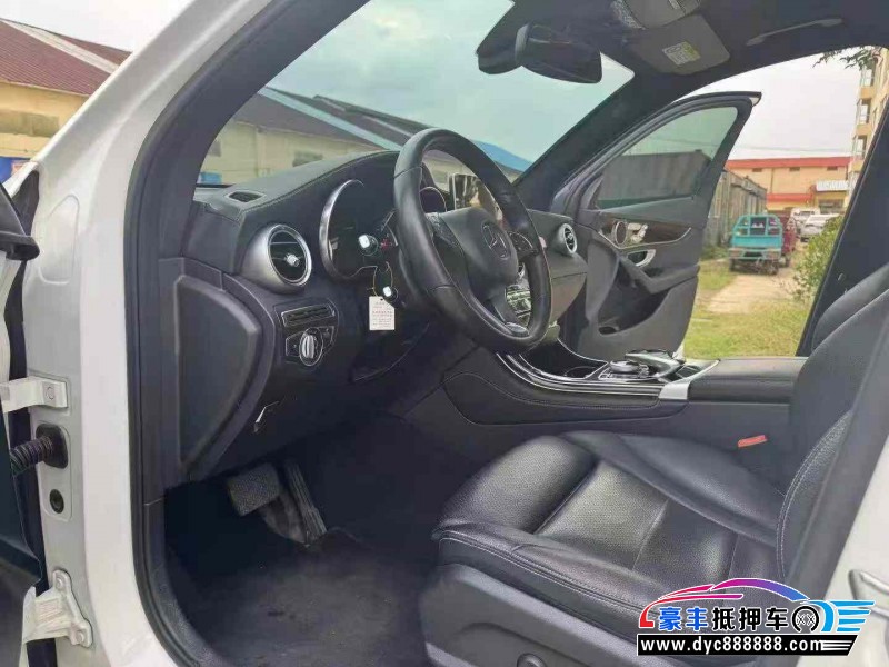 17年奔驰GLC轿车抵押车出售