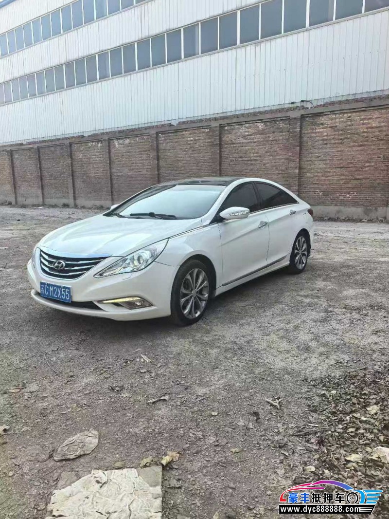 14年现代索纳塔八轿车抵押车出售