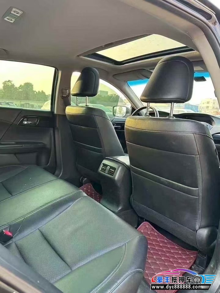 18年本田雅阁轿车抵押车出售