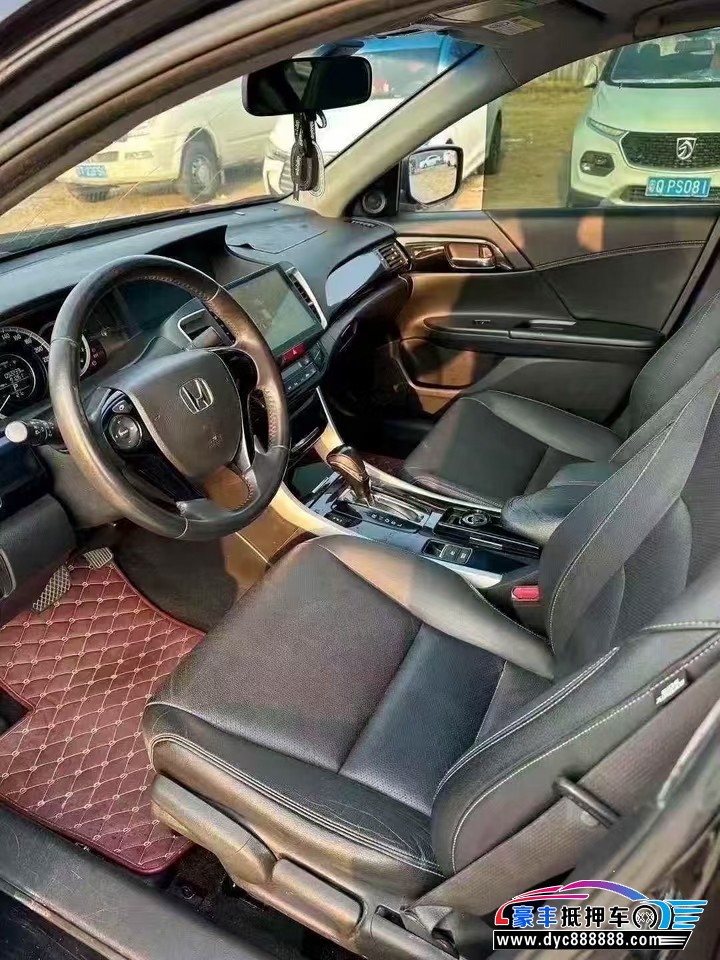 18年本田雅阁轿车抵押车出售